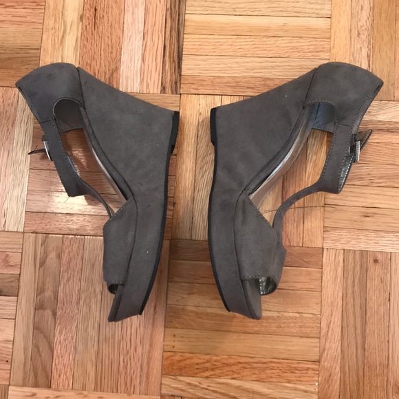 Rampage Grey Heels - Size 8.5 - Picture 3 of 7